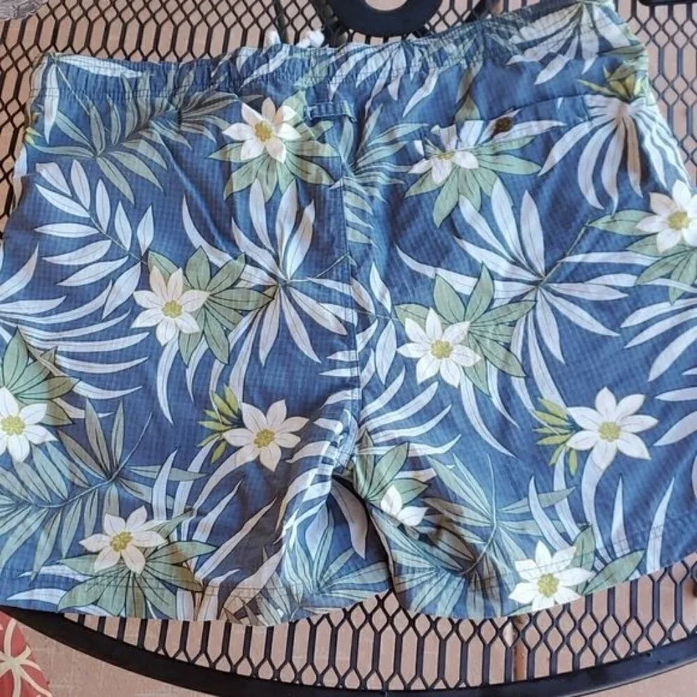 Tommy Bahama 100% Nylon Cinched Closure Pocketed Sz. M Board Shorts Swim Trunks‎